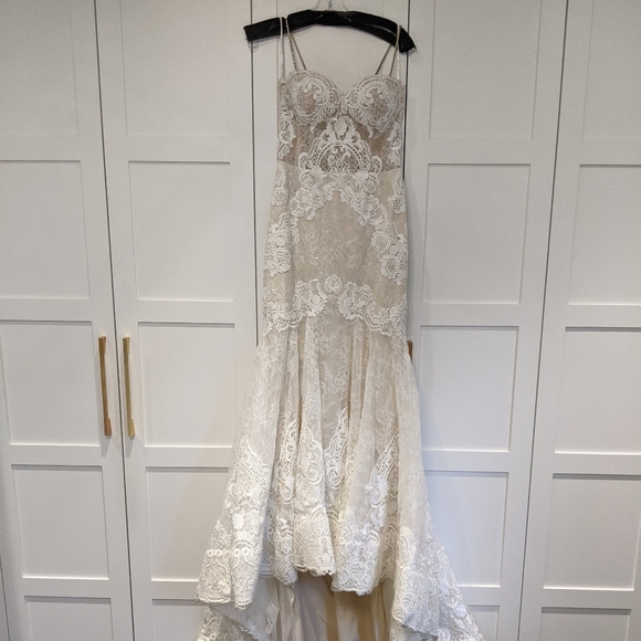 Mermaid style wedding dress - Picture 5 of 8